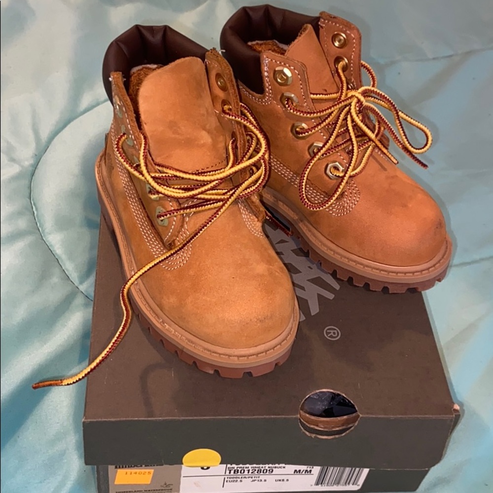 Toddler wheat timberland boots size: 6